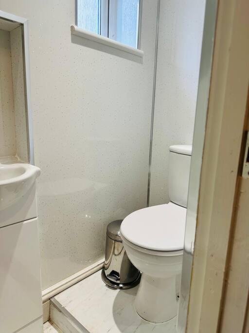 Modern 2 Bedroom Apt Derby City Екстериор снимка