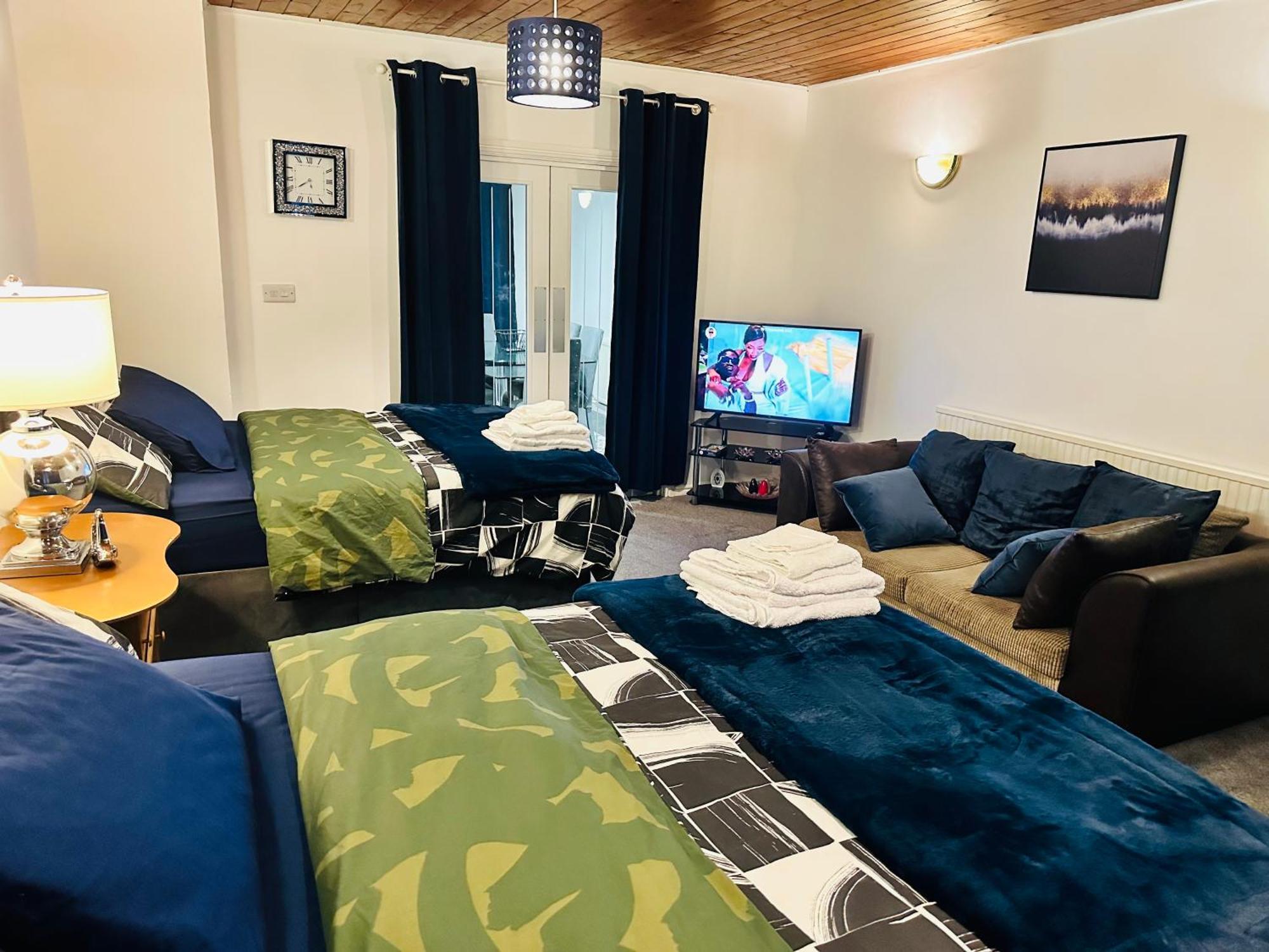 Modern 2 Bedroom Apt Derby City Екстериор снимка